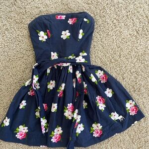 Abercrombie & Fitch strapless blue pink white floral dress. So cute!!!! Size XS